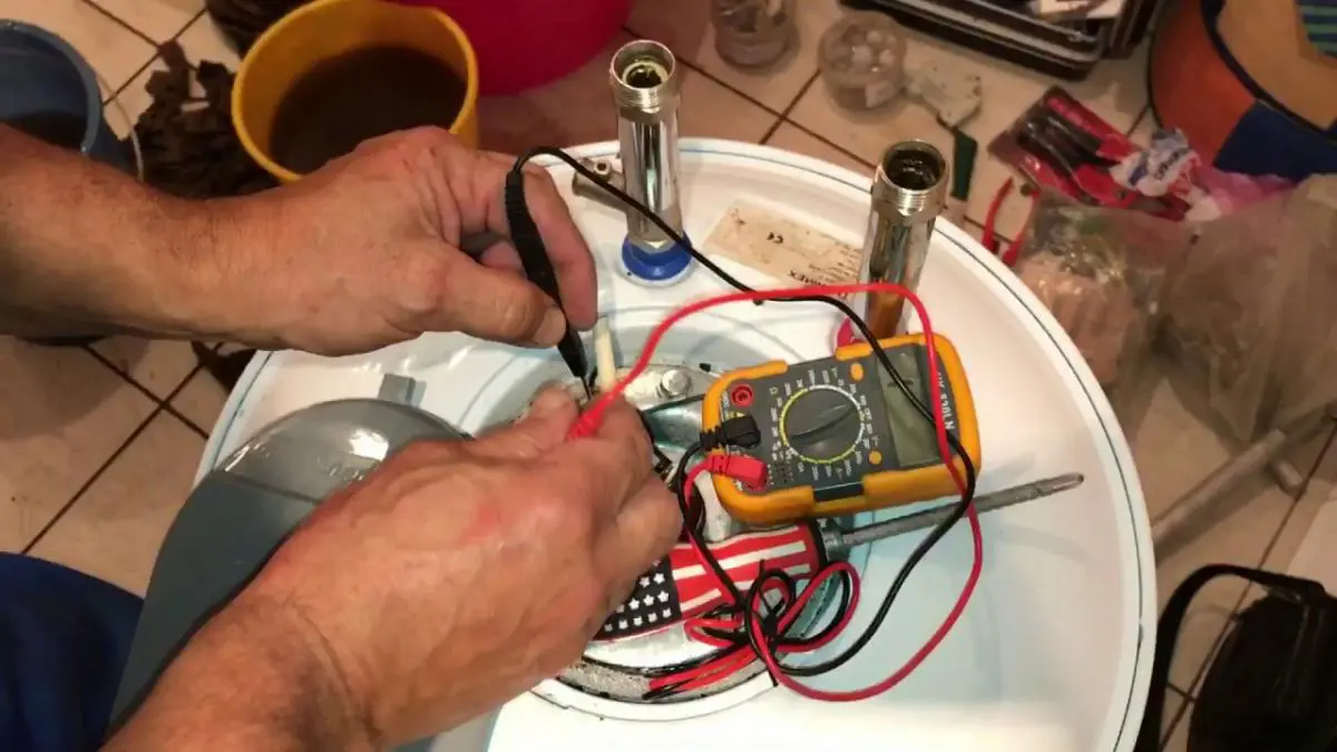 Ремонт водонагревателей Electrolux в Сосновом Боре — выгодная цена от 2336 руб., Мастер24