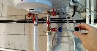 Установка накопительного водонагревателя в Сосновом Боре в октябре
