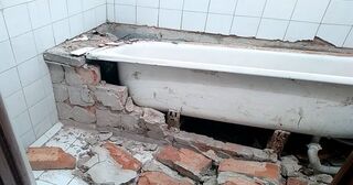 Демонтаж ванны в Сосновом Боре от Мастер24 — быстро, недорого, вывоз старой ванны от 1016 руб.