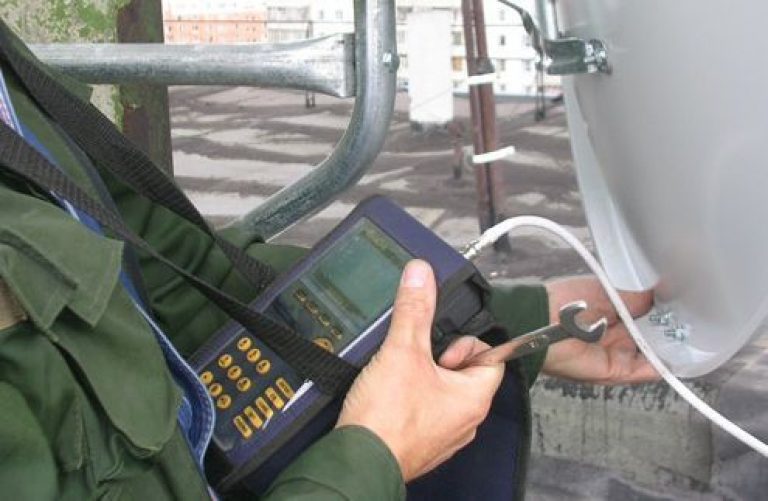 Установка спутниковой антенны в Сосновом Боре в октябре